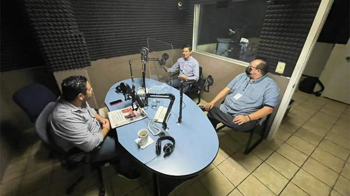 LA VOZ RADIO